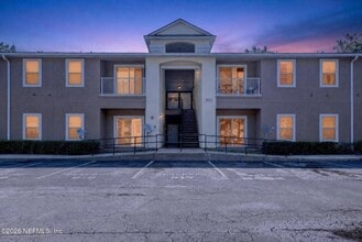 Building Photo - 7920 Merrill Rd