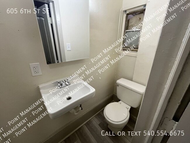 Foto del edificio - 605 6th St SE