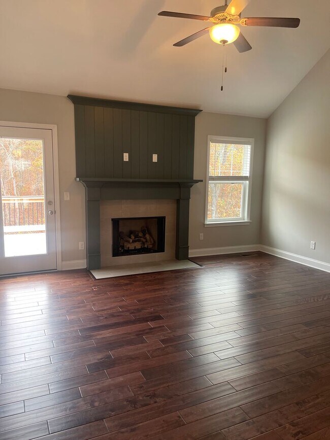 Foto del edificio - 4 Bedroom + Finished Basement for Rent in Ooltewah
