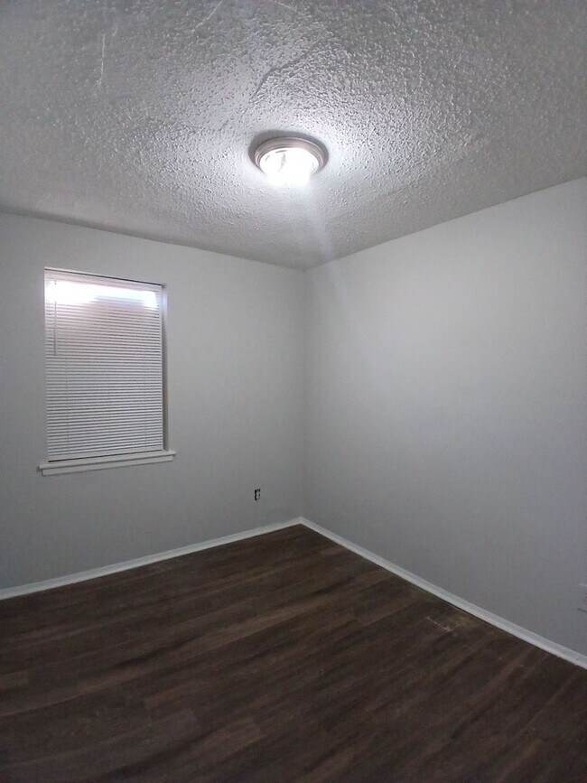 Foto del edificio - Spacious 4-BR Midtown Home – Fully Renovated & Section 8 Welcome