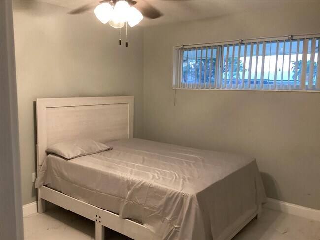 Foto del edificio - 8571 NW 26th St