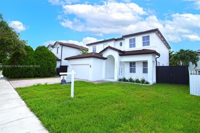 Building Photo - 14532 SW 13th Terrace