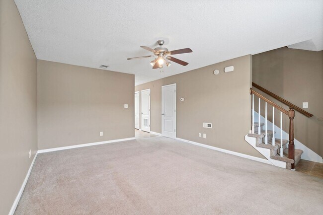 Foto del edificio - 524 Patriot Park Ct