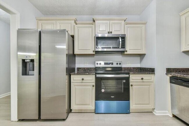 Foto del edificio - 6125 Brookechase Ln