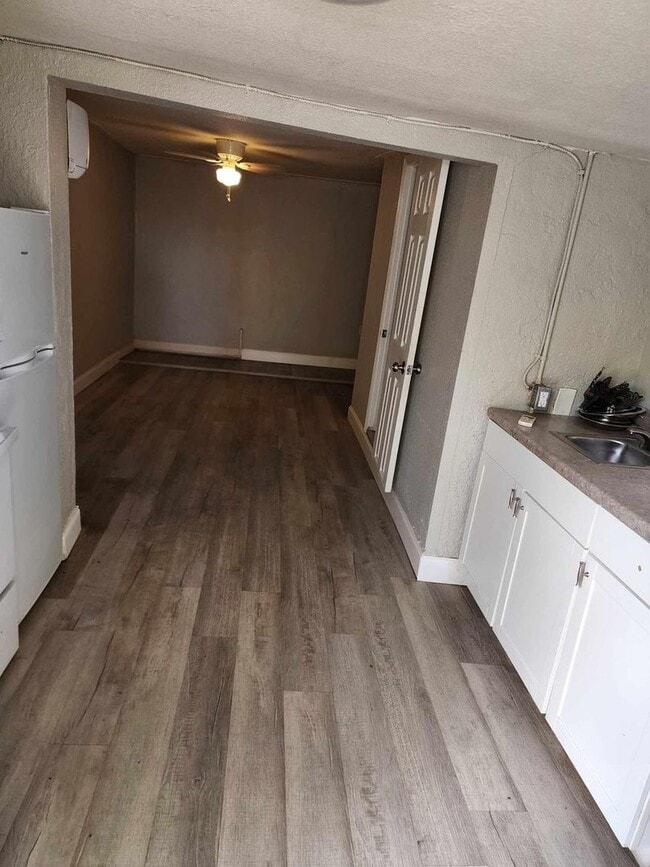 Foto del edificio - 2115 Henry St NE