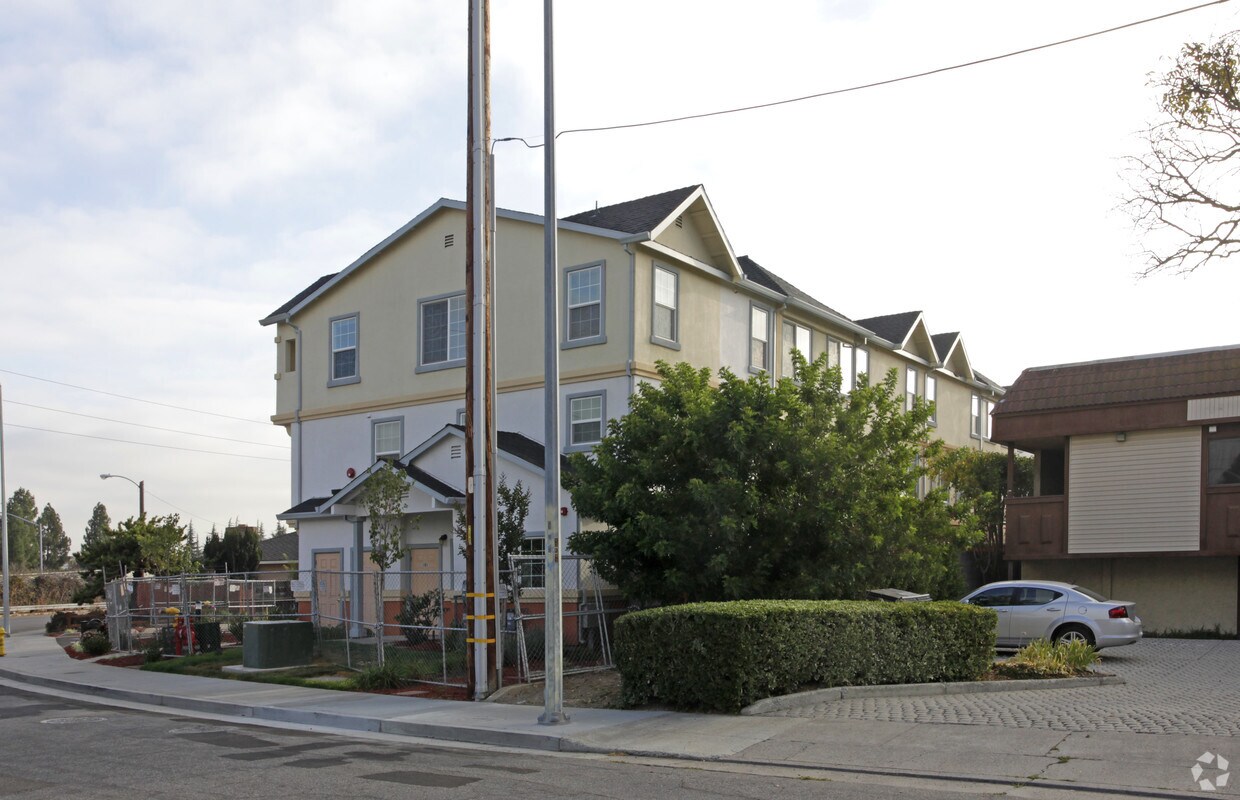 Building Photo - 750 Meridian Way