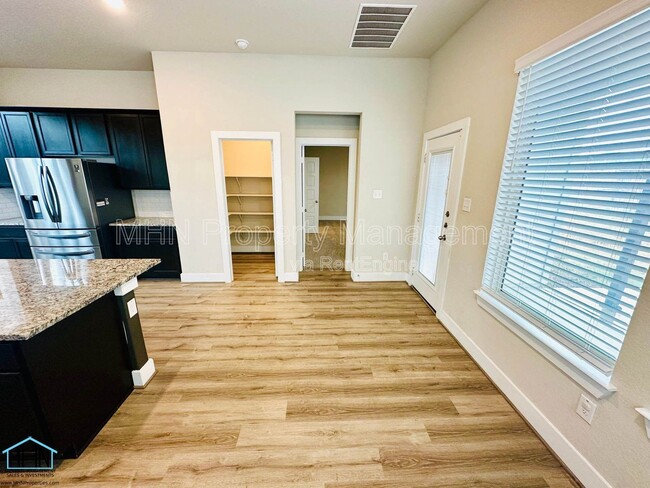 Building Photo - 14906 Palmer Crk