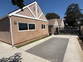Building Photo - 6103 Hart Ave