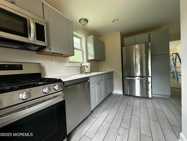 Foto del edificio - 435 Lakewood Farmingdale Rd