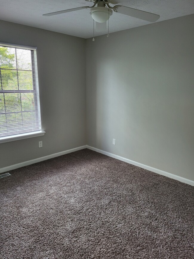 Building Photo - 194 S Killarney Ln