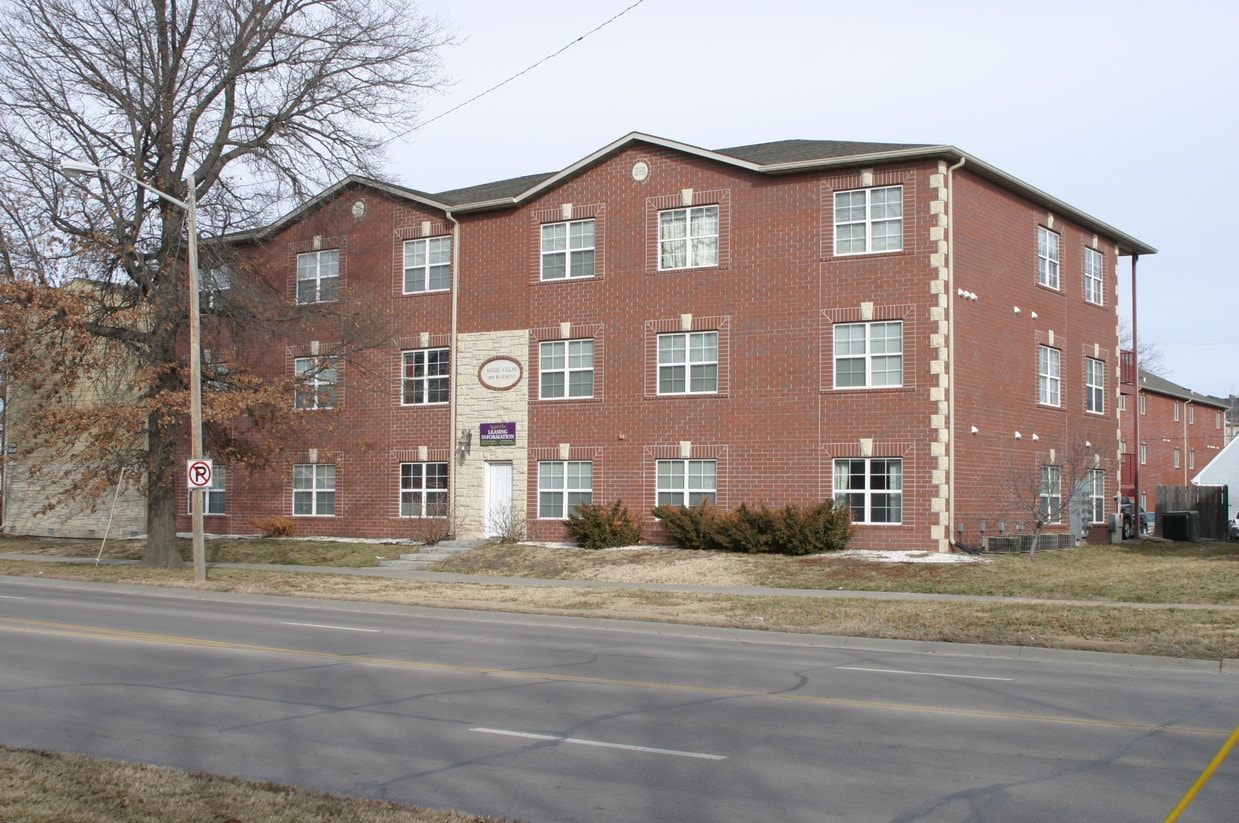 1020 Bluemont Ave, Manhattan, KS 66502 Apartments in Manhattan, KS