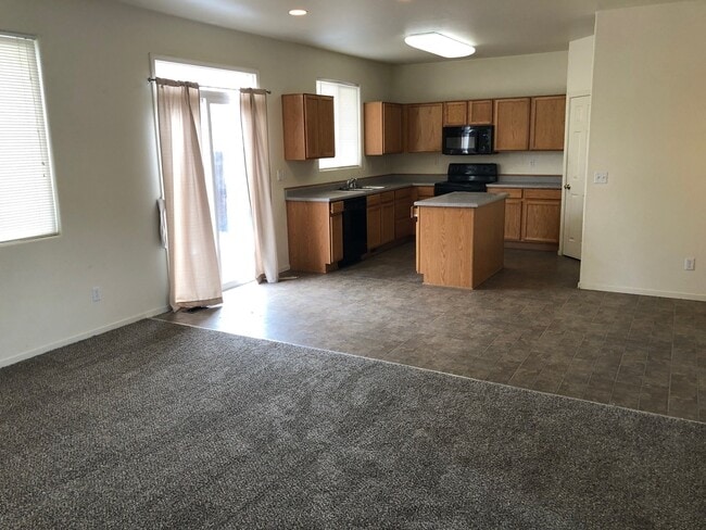 Building Photo - 5875 Blue Canyon Dr