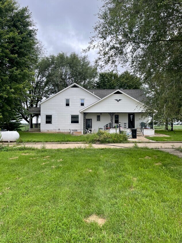 2334 State Rte 4, Saint Jacob, IL 62281 House Rental in Saint Jacob