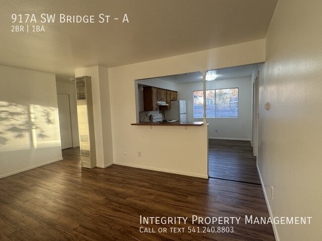 Building Photo - 917 SW Bridge St