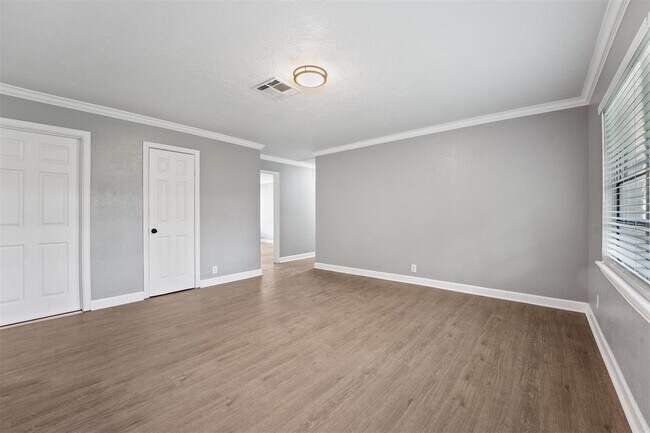 Building Photo - 6114 Glencoe Ave