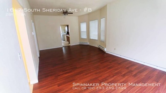 Building Photo - Large 2 Bedroom Duplex