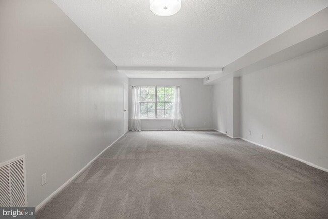 Building Photo - 7661 Provincial Dr
