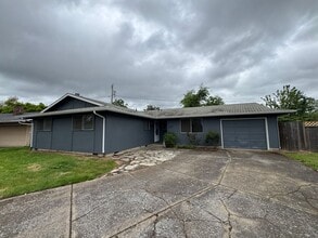 Building Photo - 2545 Benson Ln