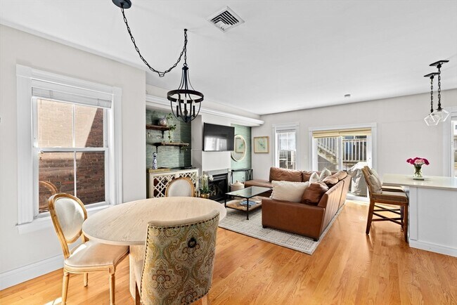 Foto del edificio - 471 E 3rd St