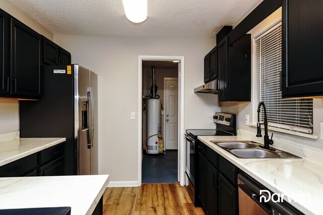 Foto del edificio - 550 Karen Dr