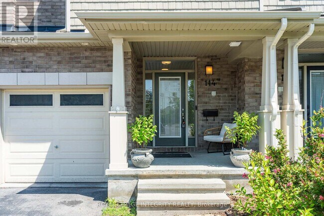 Building Photo - 114 Hawkeswood Dr