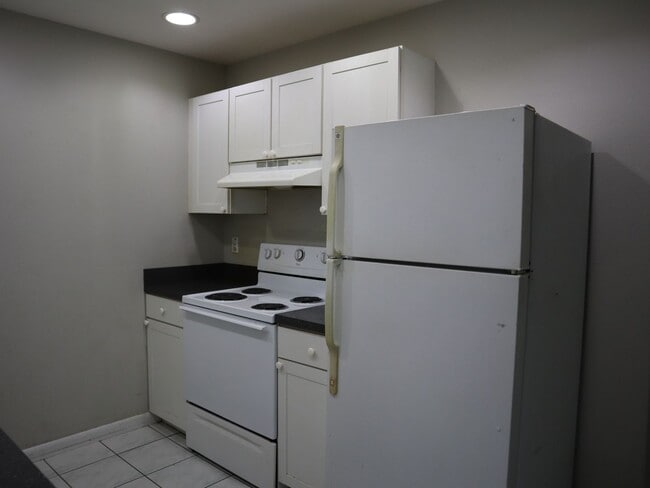 Foto del edificio - Cute 3 bedroom 2 bath 1 Car Garage  $1`650.00 Call Carole Arcaro 386-216-4900 Deltona Lakes Realty