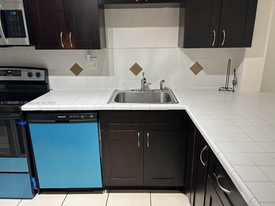 Foto principal - 7901 S Colony Cir