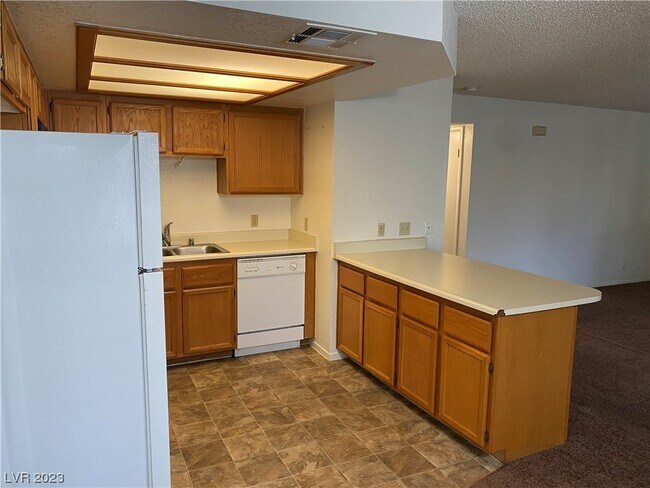 Foto del edificio - 913 Boulder Springs Dr
