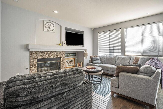 Foto del edificio - 8336 Cantwell Dr