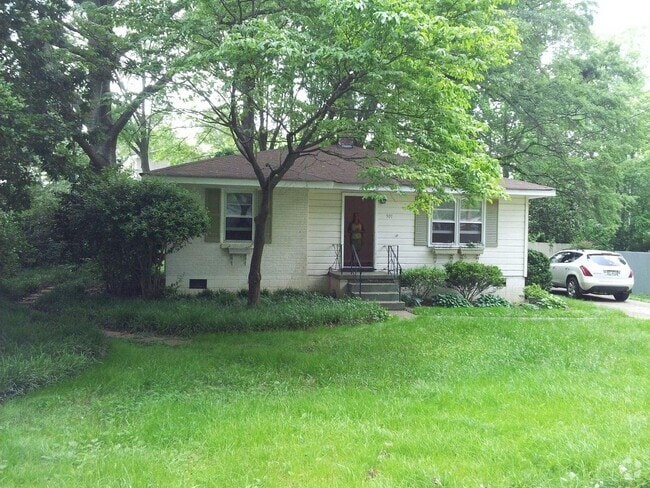 Building Photo - 901 McLinden Ave SE