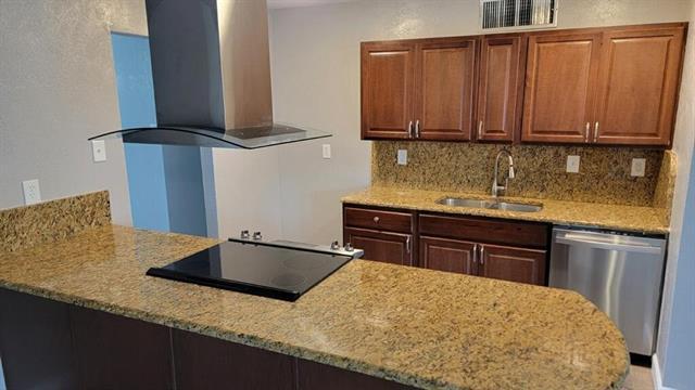 Foto del edificio - 5300 Adams Dr