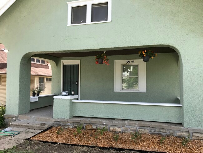 Building Photo - 3914 Paseo Blvd