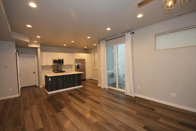 Foto del edificio - 817 Trailview Way