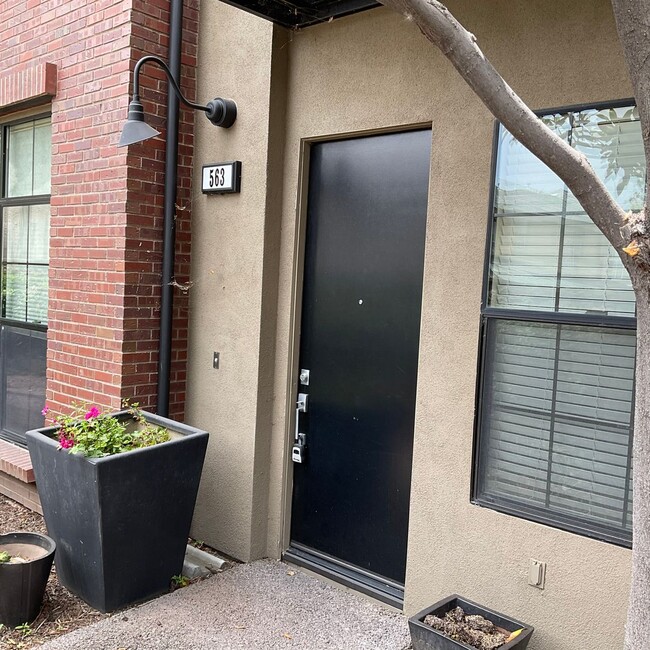 Building Photo - For Lease: 3 Bedroom 3 Bath Condo at the D...