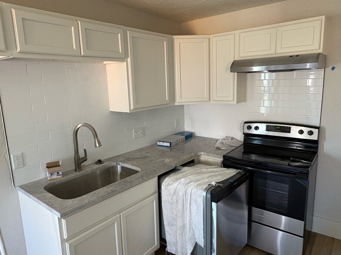 Building Photo - 1318 S 16th St