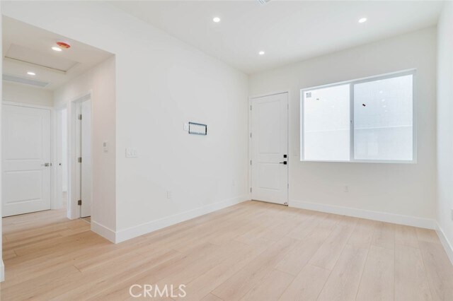 Foto del edificio - 1167 Raymond Ave