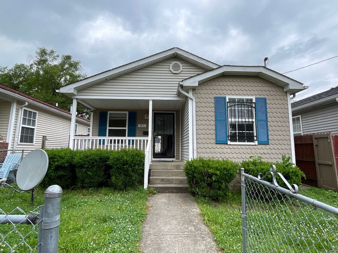 Primary Photo - 1831 W Ormsby Ave