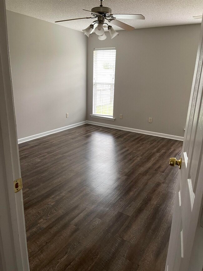 Foto del edificio - 2532 Boxford Ln