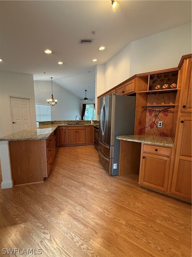 Foto del edificio - 5070 Cedar Springs Dr