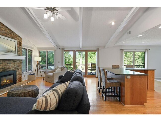 Foto del edificio - 3020 Casco Point Rd