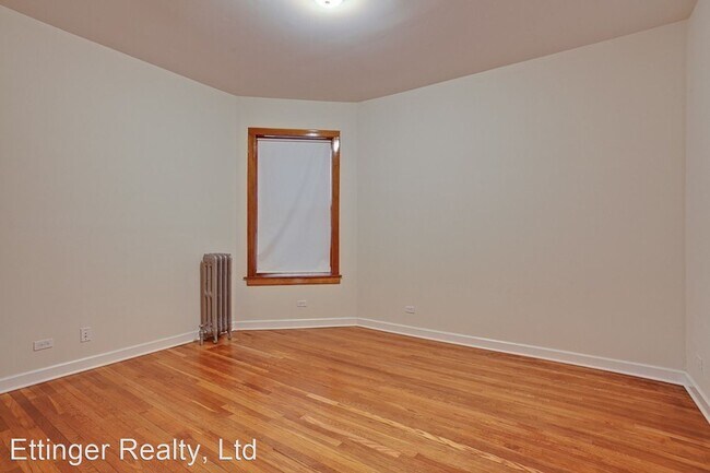 Building Photo - 5213 S Dorchester Ave