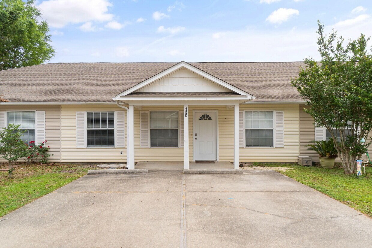 4455 Nobility Ct, Pace, FL 32571 Townhome Rentals in Pace FL