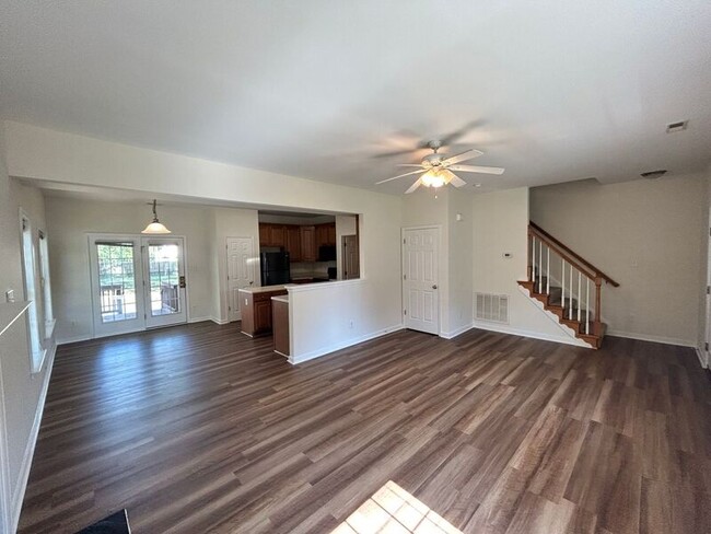 Building Photo - 402 Wilmer Ave