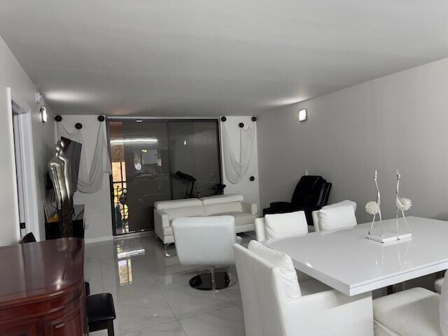 Building Photo - 7770 Tahiti Ln