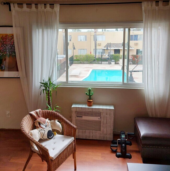 2 bedrooms Condo - 471 Ballantyne St