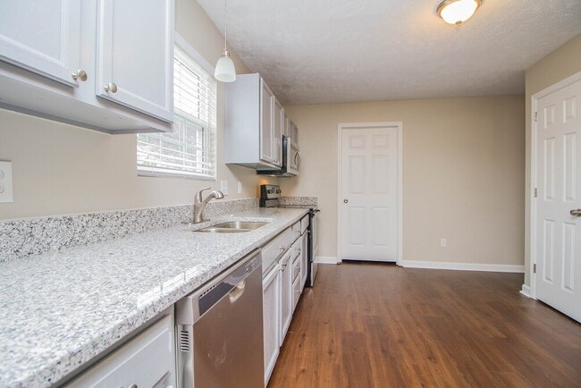 Building Photo - 2305 Leighton Way