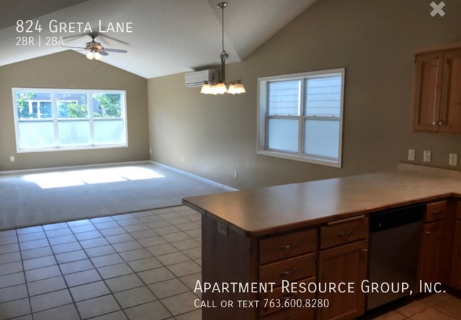 Building Photo - 824 Greta Ln