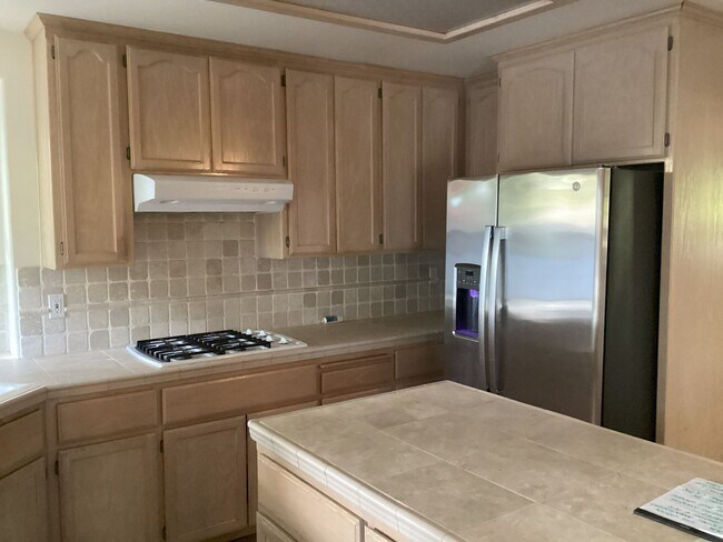 Foto del edificio - Large north Chico home available now