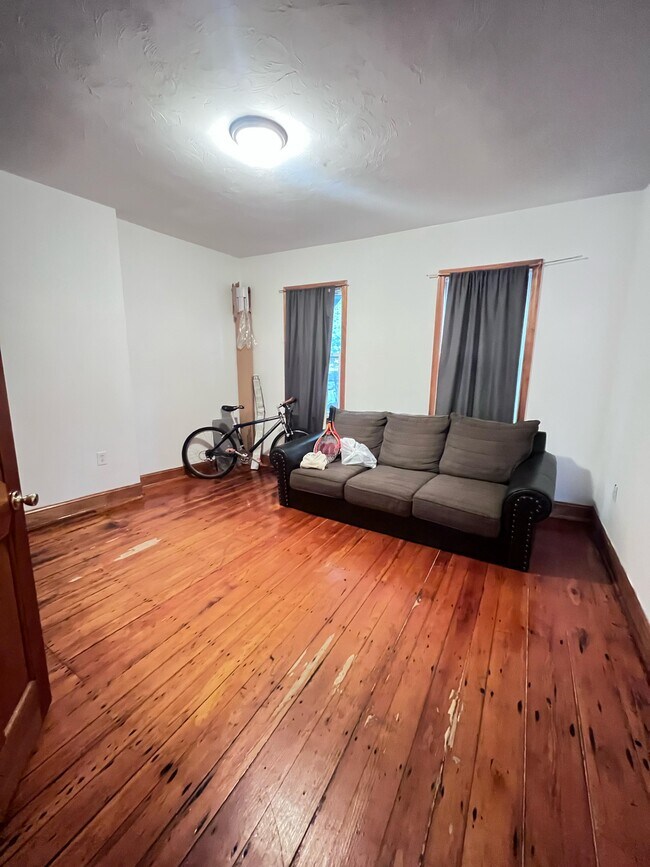 Building Photo - 8 Sewall St