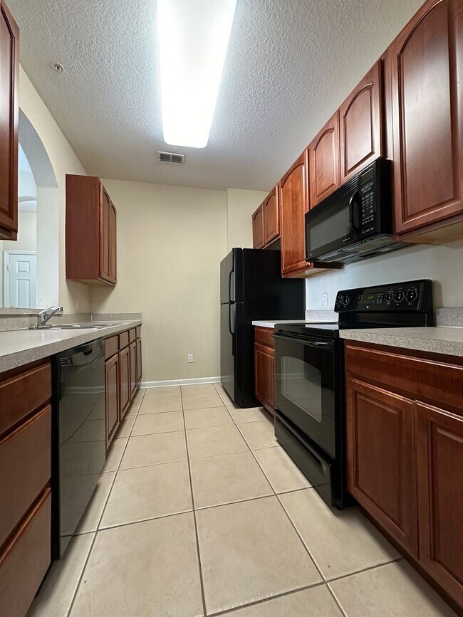 Building Photo - 6451 Old Park Ln